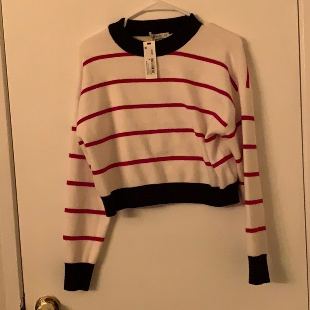 Cotton on seat shirt crop top